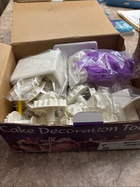 Cake Decoration Tool Set - White & Purple Pieces